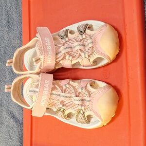 Hobibear water shoes.  Size 1.5